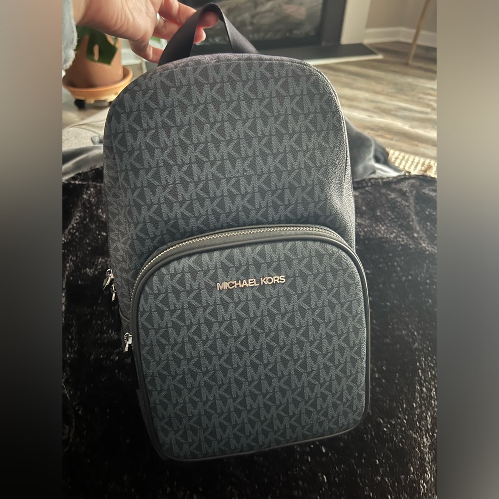 Michael Kors cooper sling bag